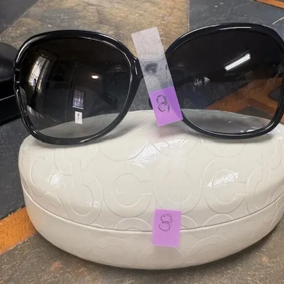 Women's sunglasses - Picture 8 of 9